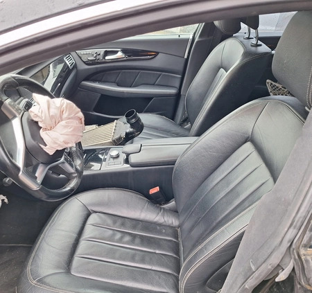 Mercedes-Benz CLS cena 22800 przebieg: 227000, rok produkcji 2011 z Pakość małe 37